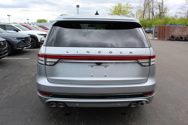 Certified 2023 Lincoln Aviator Black Label w/ Jet Package AWD/4WD image 4