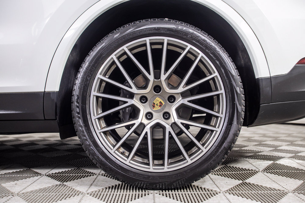 Used 2023 Porsche Cayenne Coupe AWD/4WD image 40