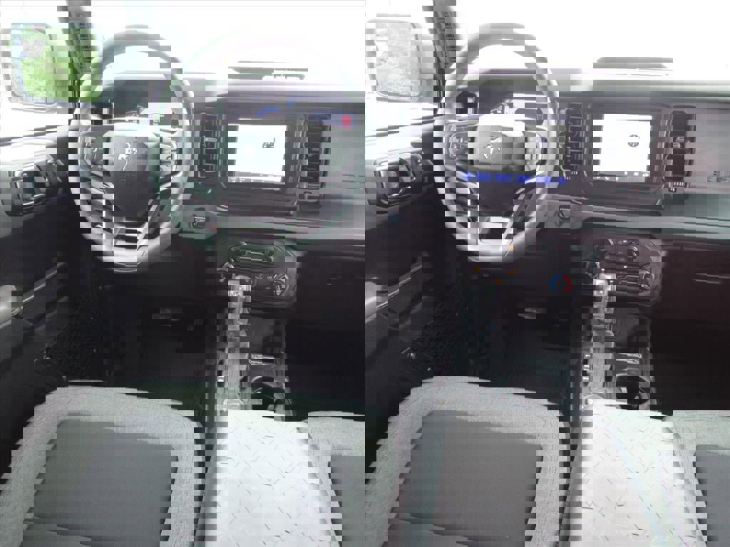 Used 2022 Ford Bronco 4-Door AWD/4WD image 13