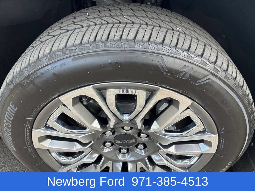 Used 2024 GMC Yukon XL Denali Ultimate AWD/4WD image 40