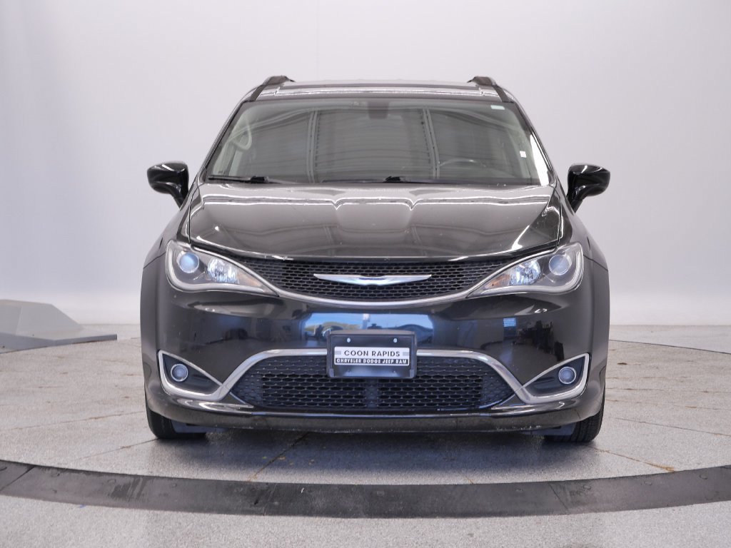 Certified 2017 Chrysler Pacifica Touring-L FWD image 11