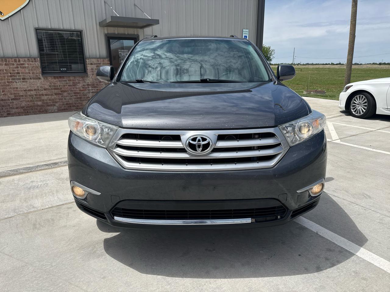Used 2012 Toyota Highlander SE FWD image 6