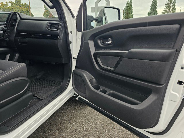 Certified 2023 Nissan Titan SV w/ SV Convenience Package AWD/4WD image 12