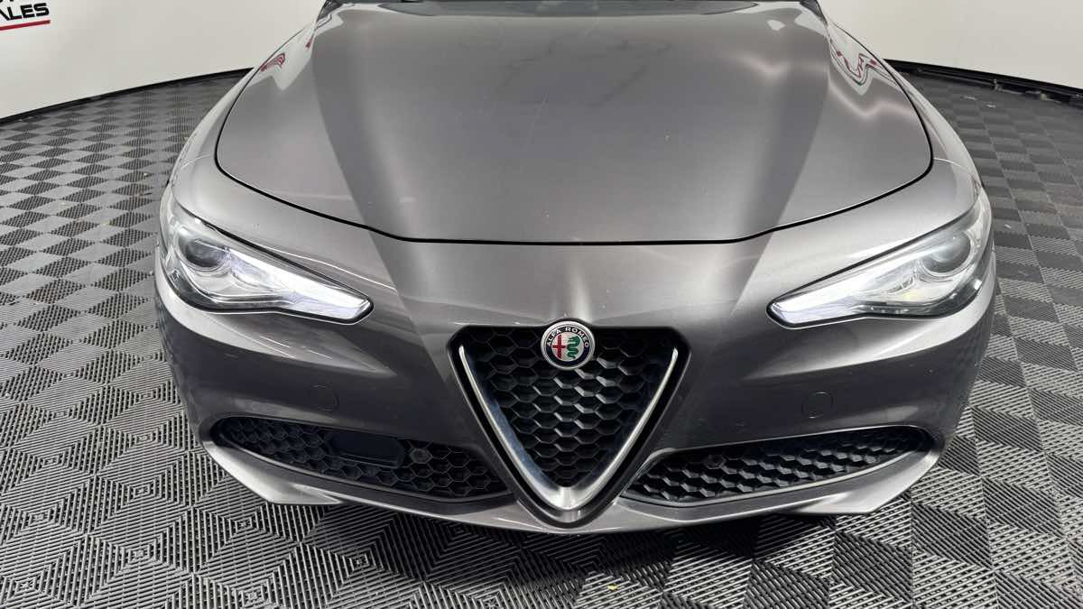 Used 2020 Alfa Romeo Giulia Ti w/ Active Blind Spot Package RWD image 10