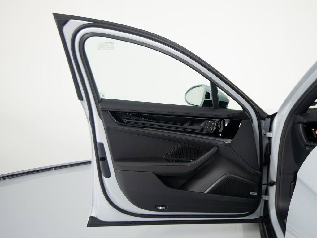 New 2026 Porsche Panamera 4 image 18