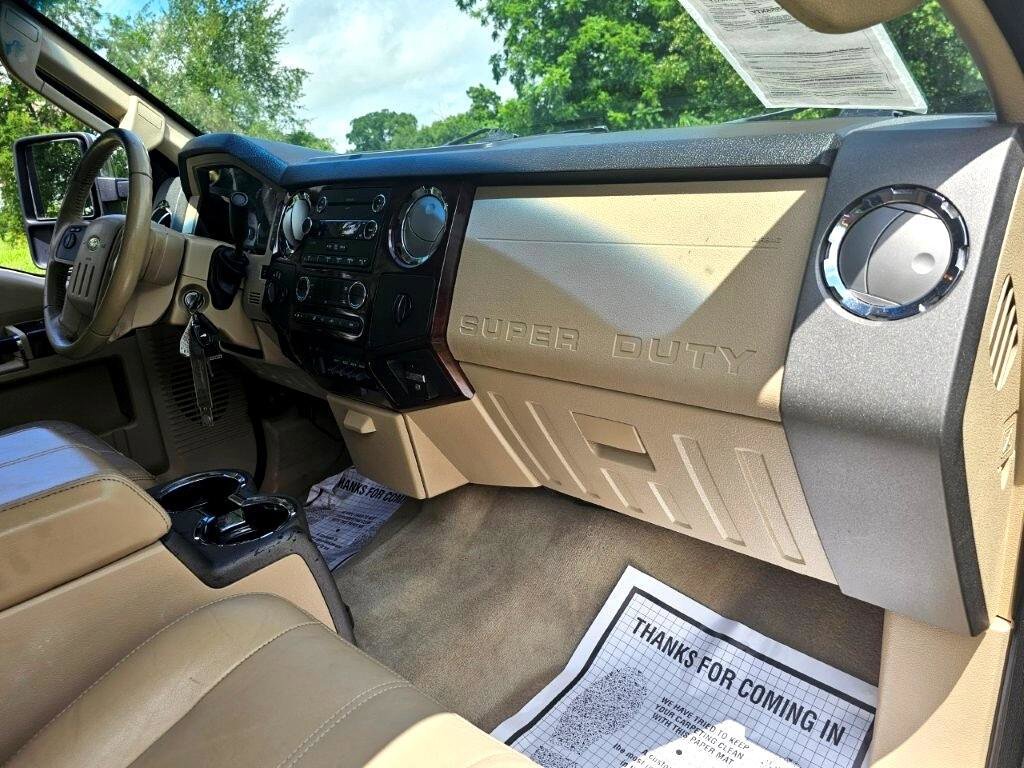 Used 2010 Ford F250 Lariat AWD/4WD image 32