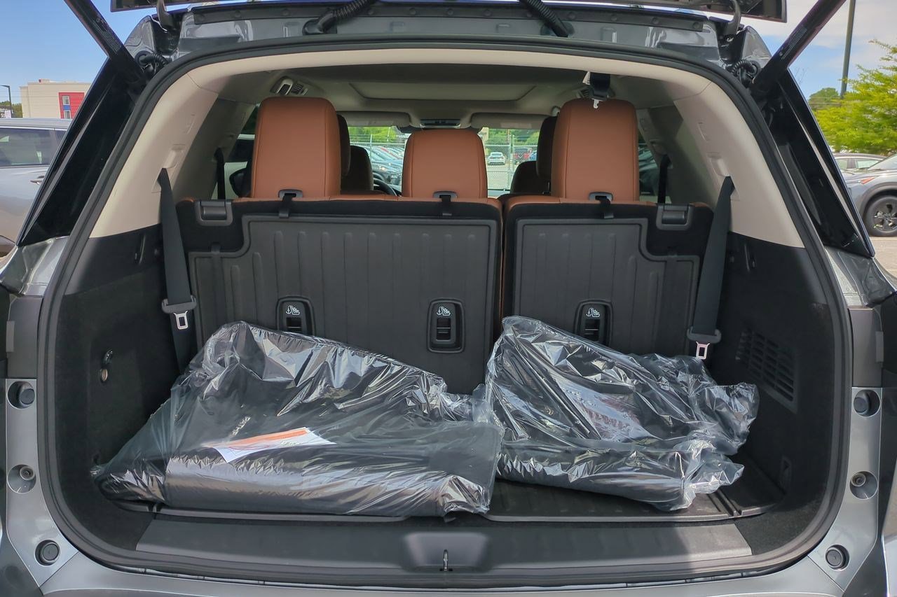 New 2026 Nissan Pathfinder Platinum AWD/4WD image 31