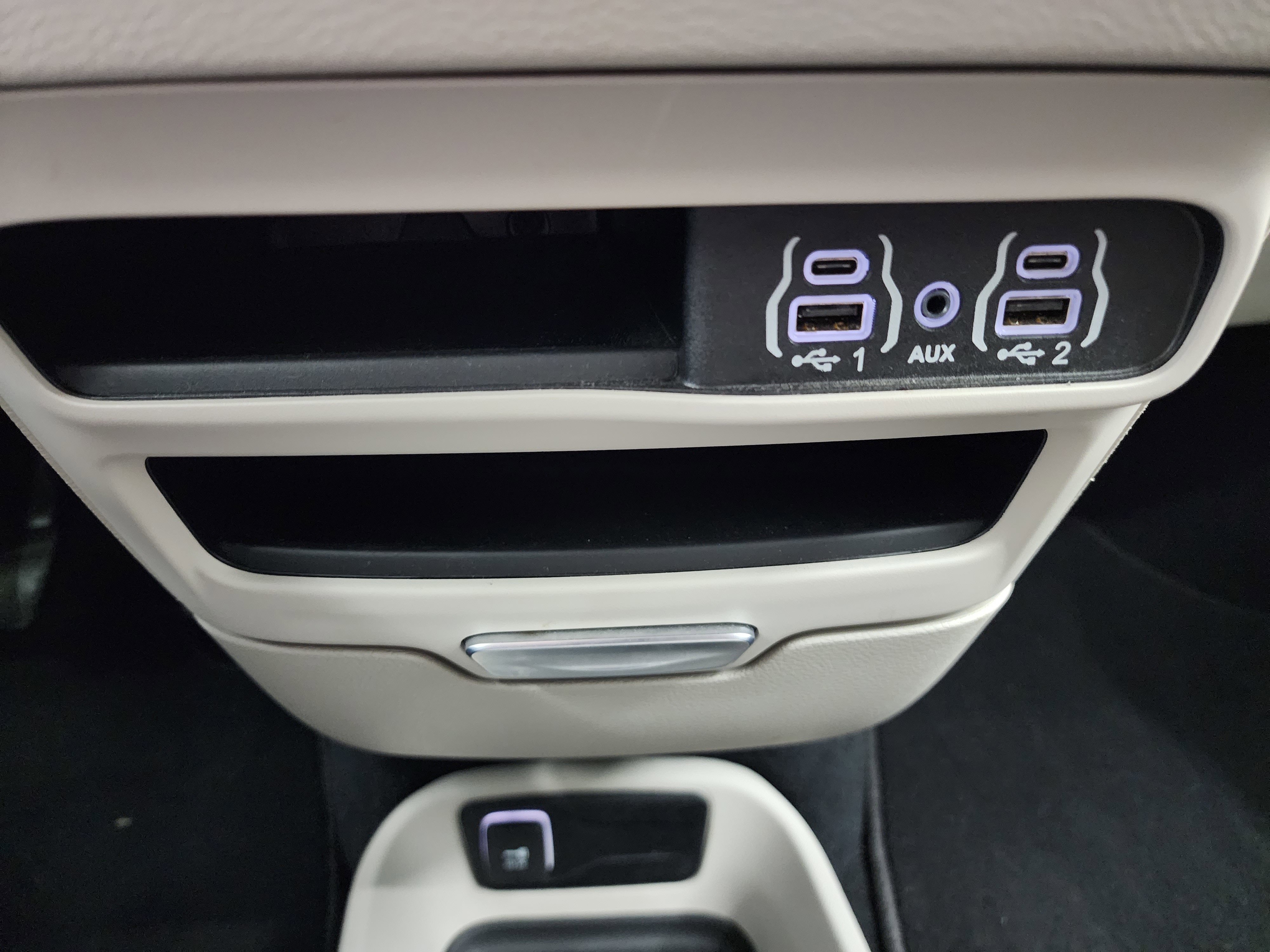Used 2024 Chrysler Pacifica Touring-L image 58