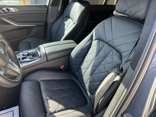Used 2024 BMW X7 xDrive40i w/ M Sport Package image 11