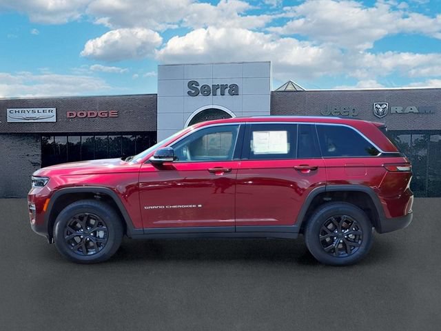 Used 2023 Jeep Grand Cherokee Limited AWD/4WD image 4