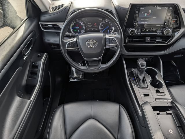 Used 2022 Toyota Highlander XLE AWD/4WD image 12