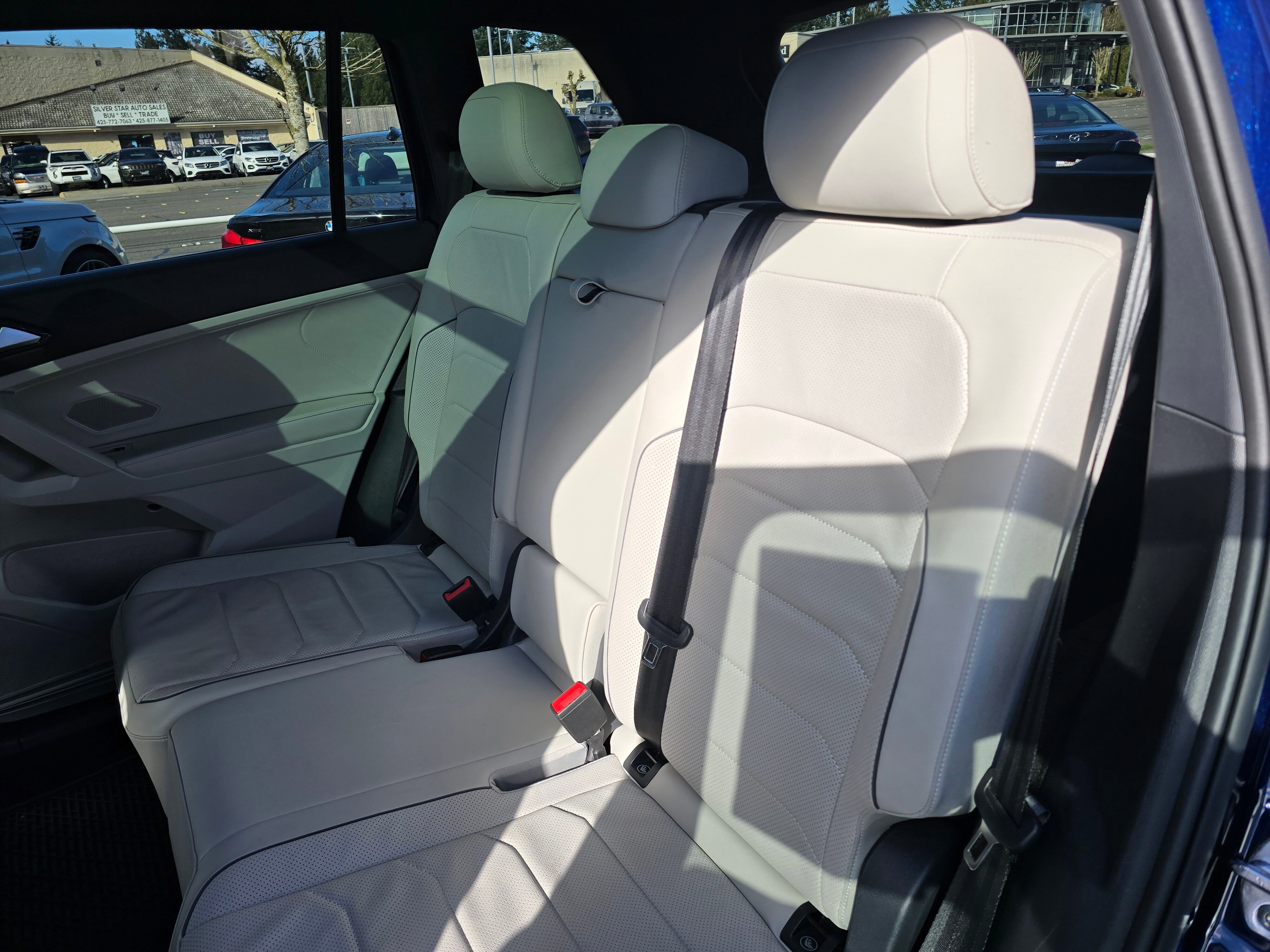 Used 2024 Volkswagen Tiguan SEL R-Line image 17