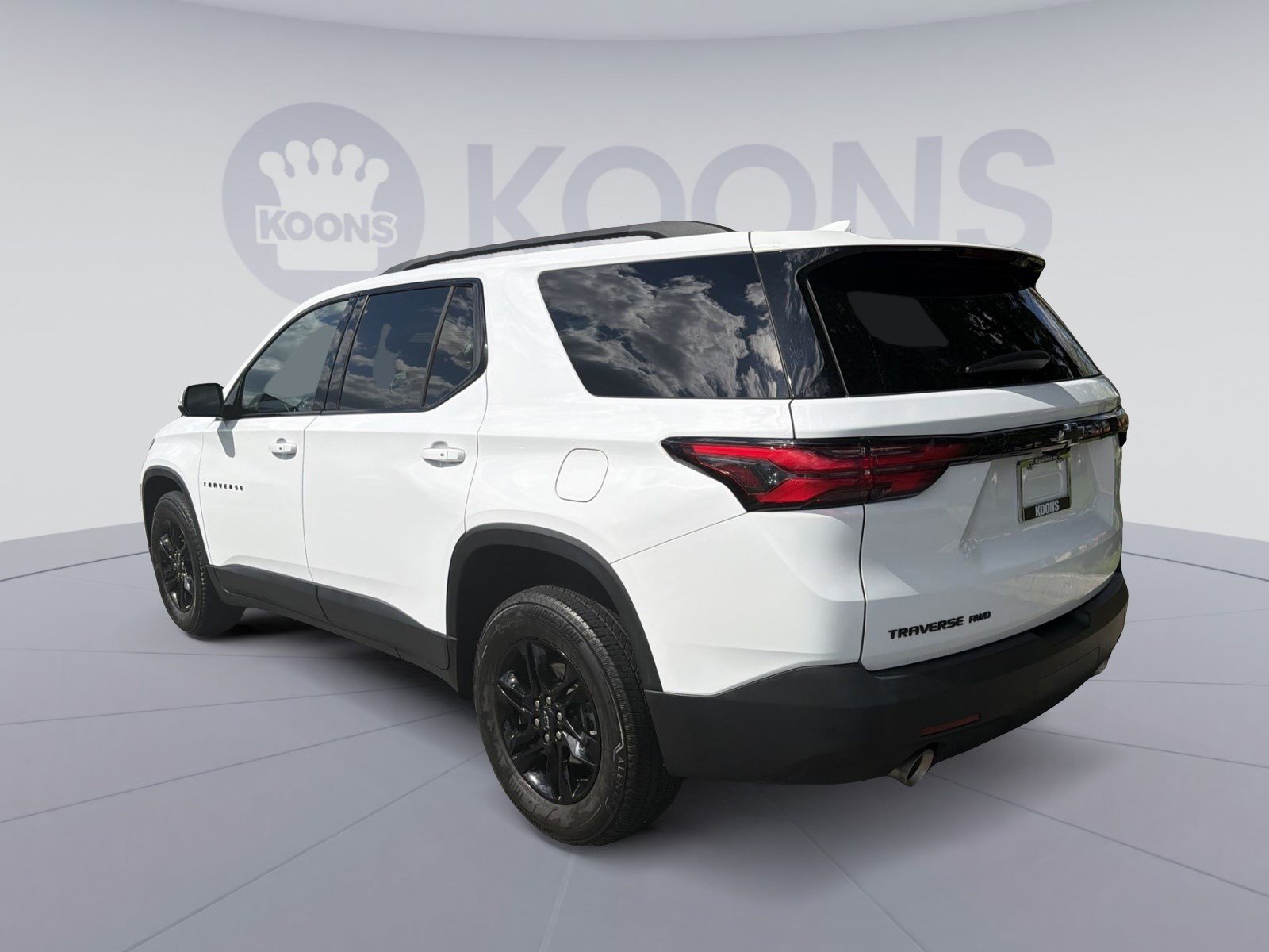 Used 2023 Chevrolet Traverse LT w/ Midnight/Sport Edition AWD/4WD image 4