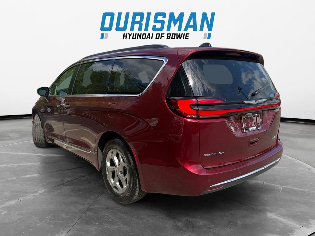 Used 2023 Chrysler Pacifica Limited image 4
