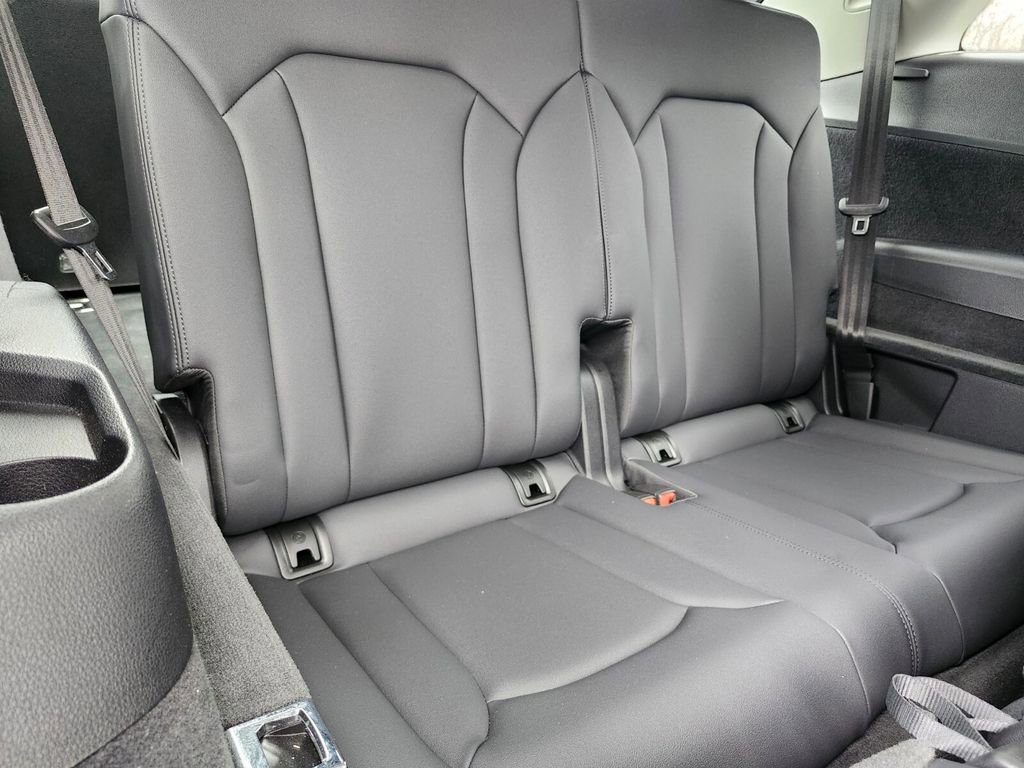Used 2023 Audi Q7 2.0T Premium w/ Convenience Package image 18