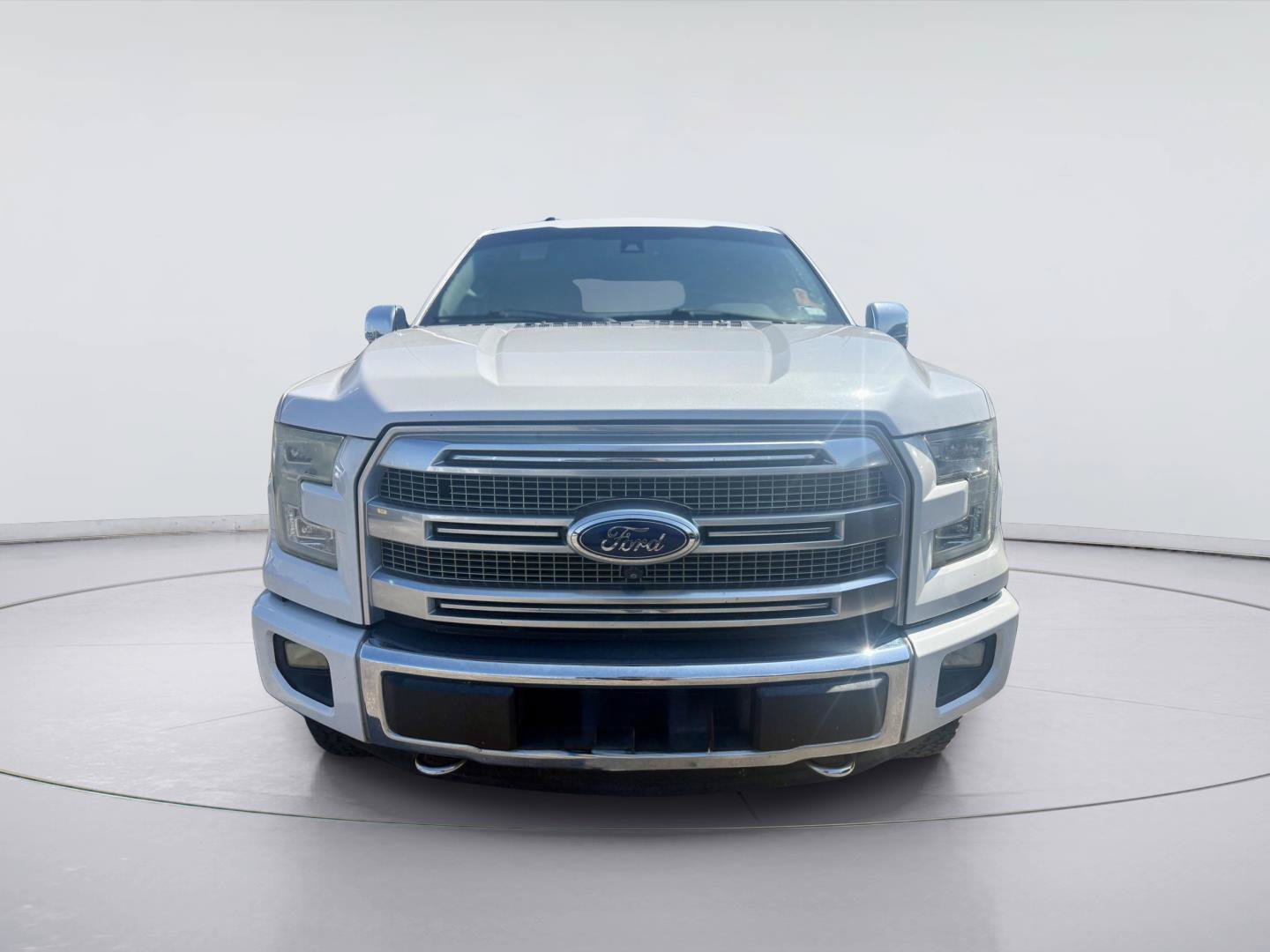 Used 2015 Ford F150 Platinum w/ Equipment Group 701A Luxury AWD/4WD image 7