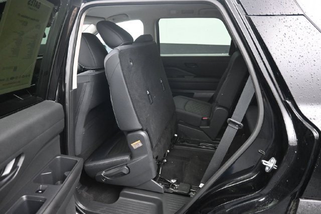 Used 2024 Nissan Pathfinder SV AWD/4WD image 26