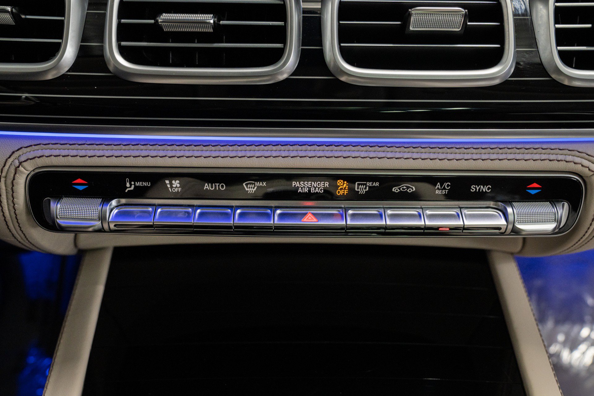 Used 2026 Mercedes-Benz Maybach GLS 600 4MATIC image 39