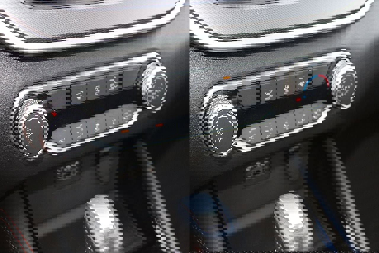 Used 2025 Nissan Altima 2.5 SR image 22