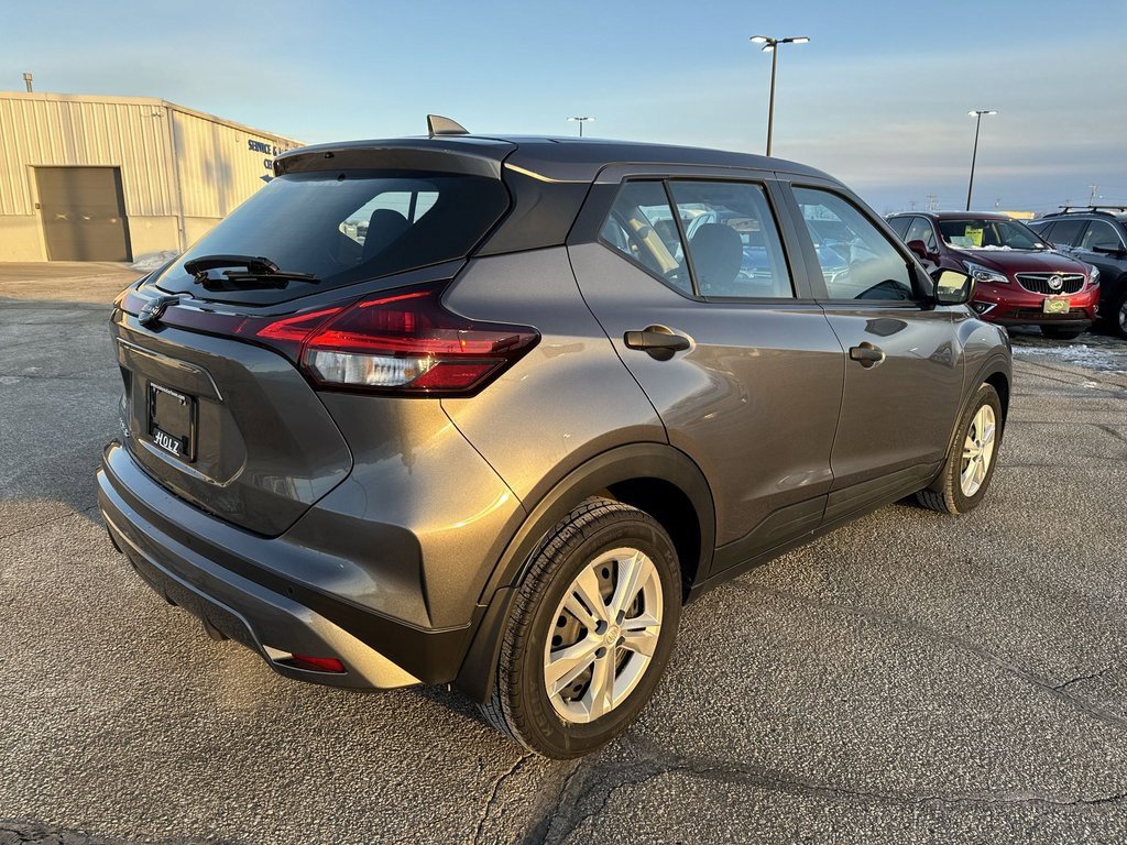 Used 2023 Nissan Kicks S image 2