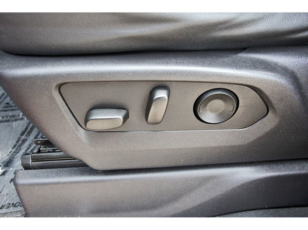 Used 2024 Chevrolet Silverado 1500 ZR2 w/ Technology Package image 26