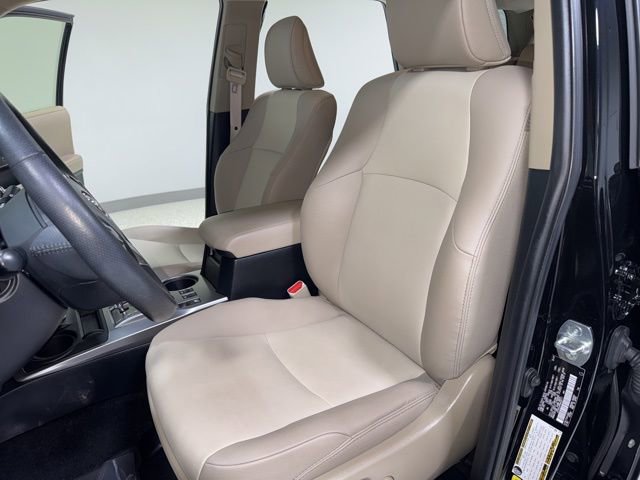 Used 2022 Toyota 4Runner SR5 Premium w/ Moonroof Package AWD/4WD image 16