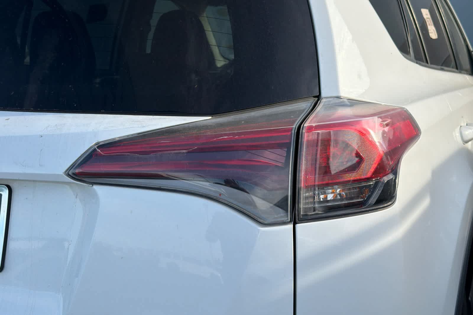 Used 2016 Toyota RAV4 XLE FWD image 17