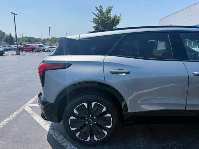 Certified 2025 Chevrolet Blazer EV RS AWD/4WD image 4