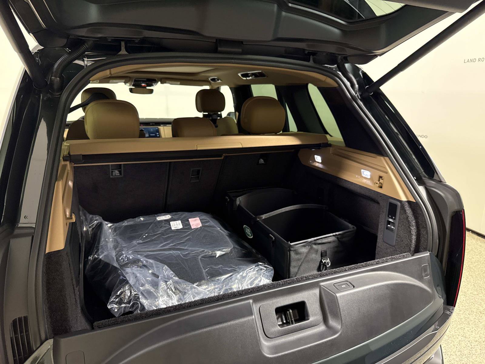 New 2026 Land Rover Range Rover SE AWD/4WD image 11
