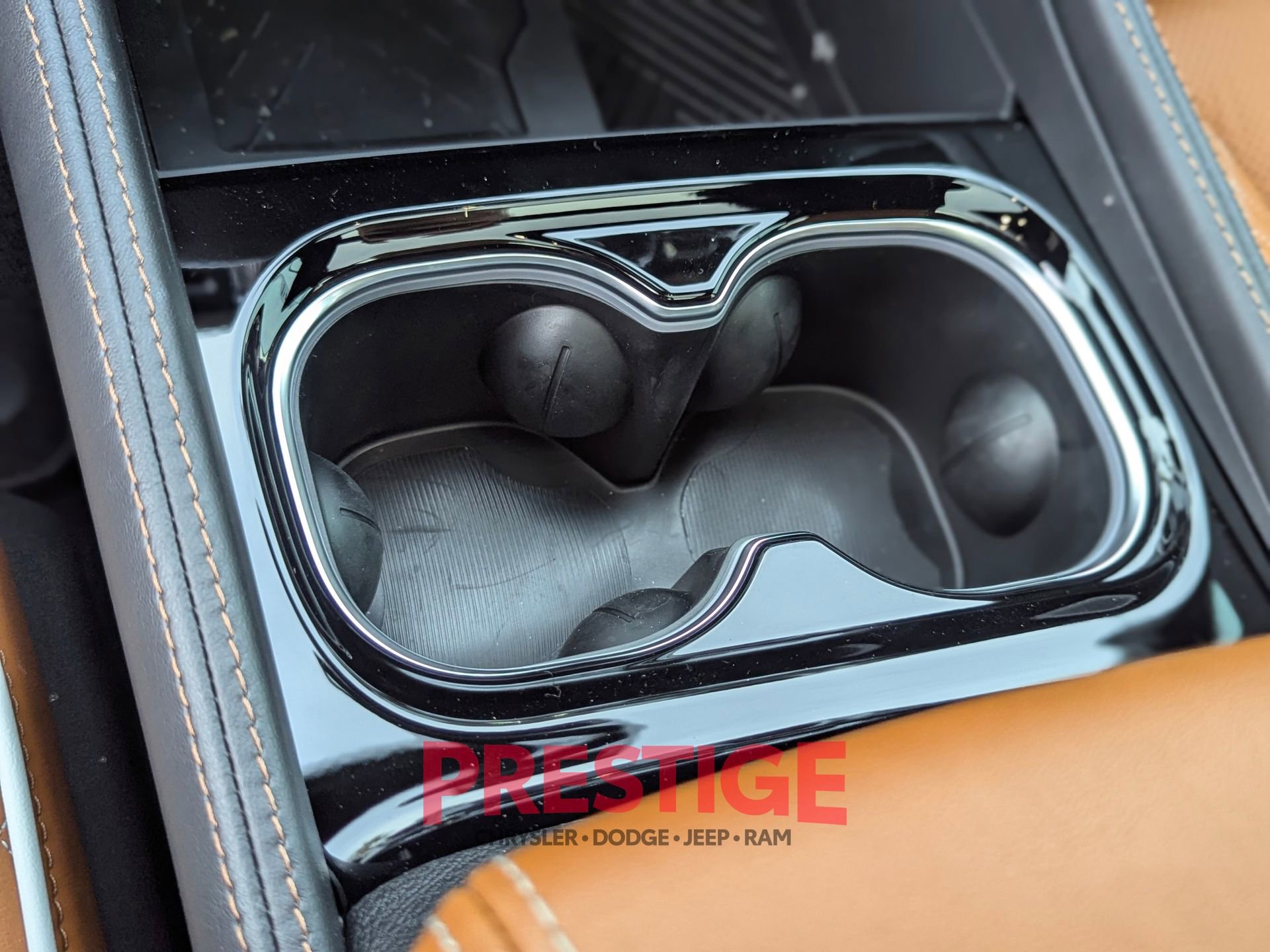 New 2026 Chrysler Pacifica Pinnacle w/ Trailer Tow Group AWD/4WD image 22