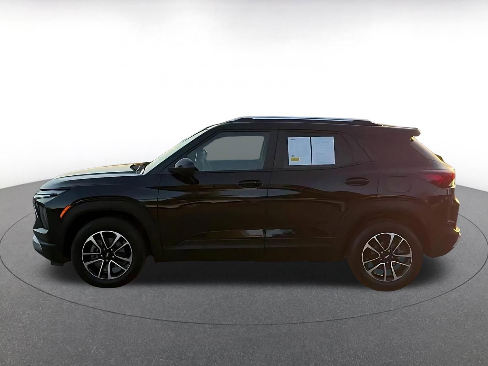 Used 2025 Chevrolet TrailBlazer LT image 9