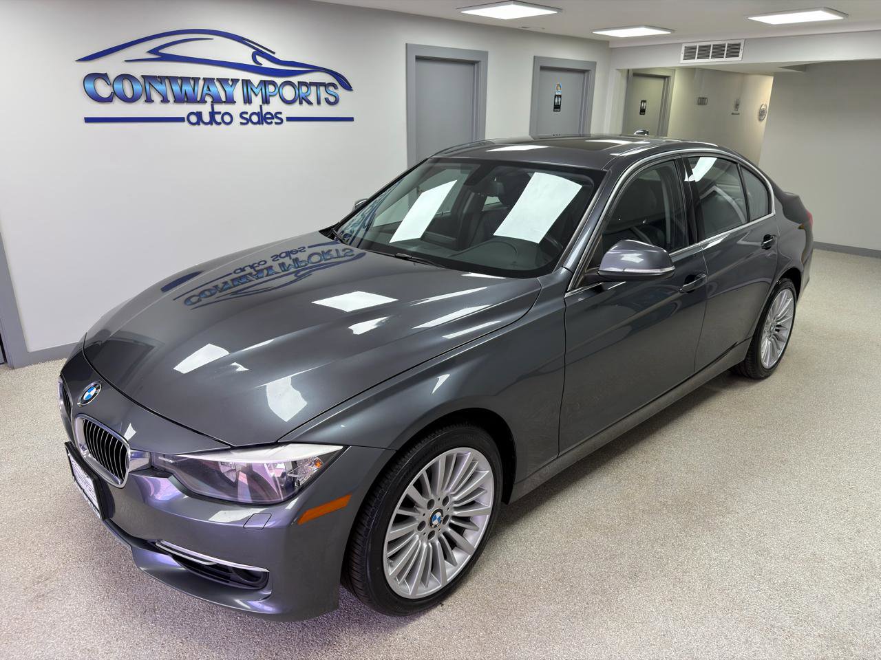 Used 2014 BMW 328i xDrive Sedan AWD/4WD image 2