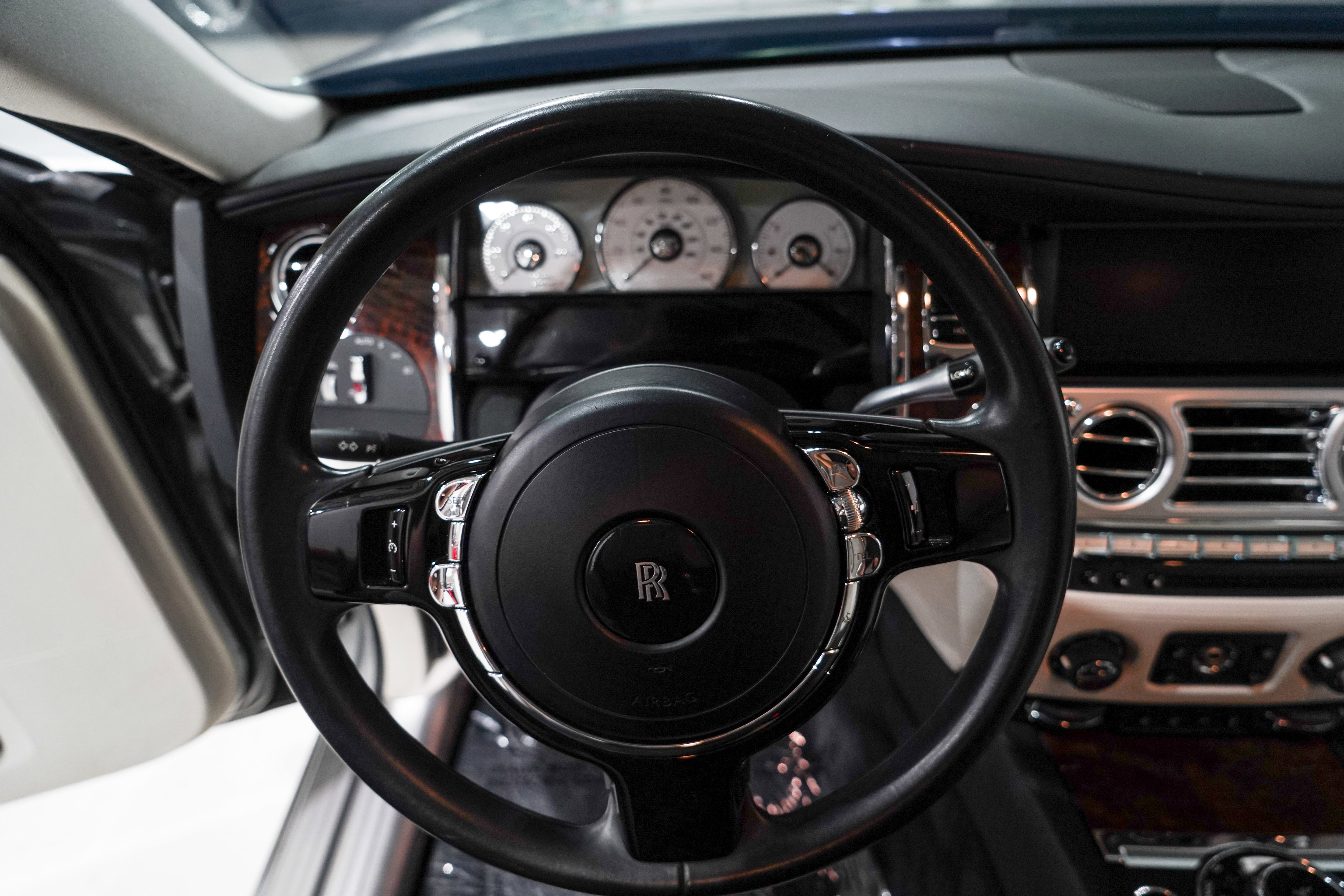 Used 2015 Rolls-Royce Ghost RWD image 10