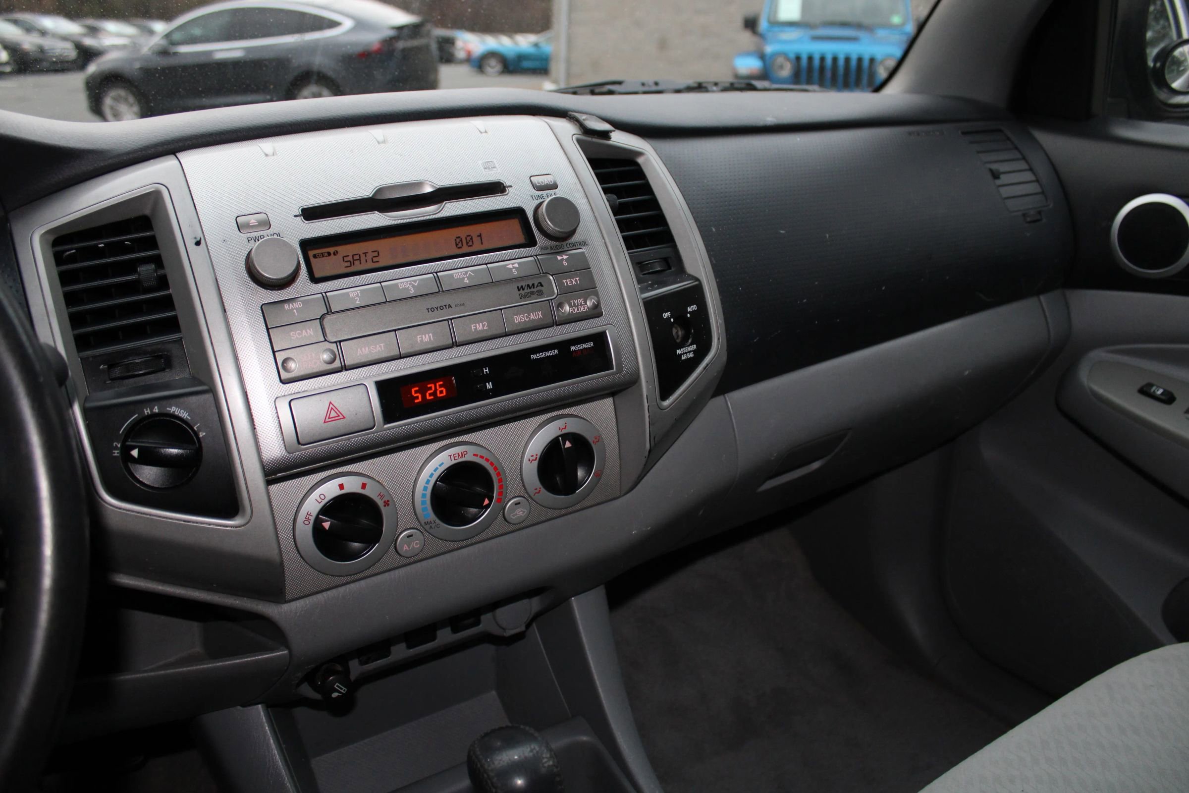 Used 2011 Toyota Tacoma 4x4 Access Cab w/ SR5 Pkg #2 image 10