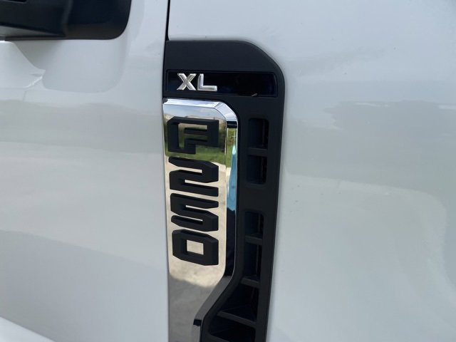 New 2026 Ford F250 XL w/ XL Chrome Package image 28