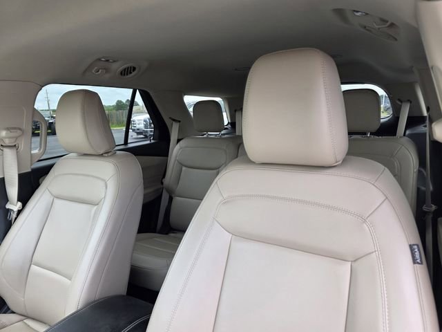 Used 2023 Ford Explorer XLT w/ Equipment Group 202A RWD image 10