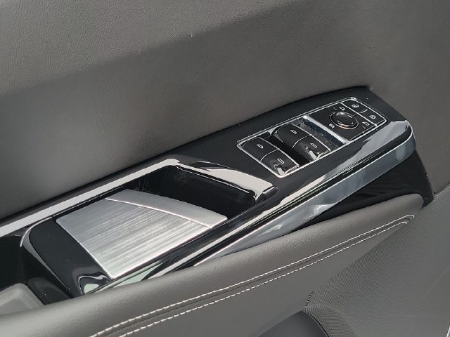 New 2026 Cadillac Escalade ESV Luxury w/ Touring Package AWD/4WD image 21
