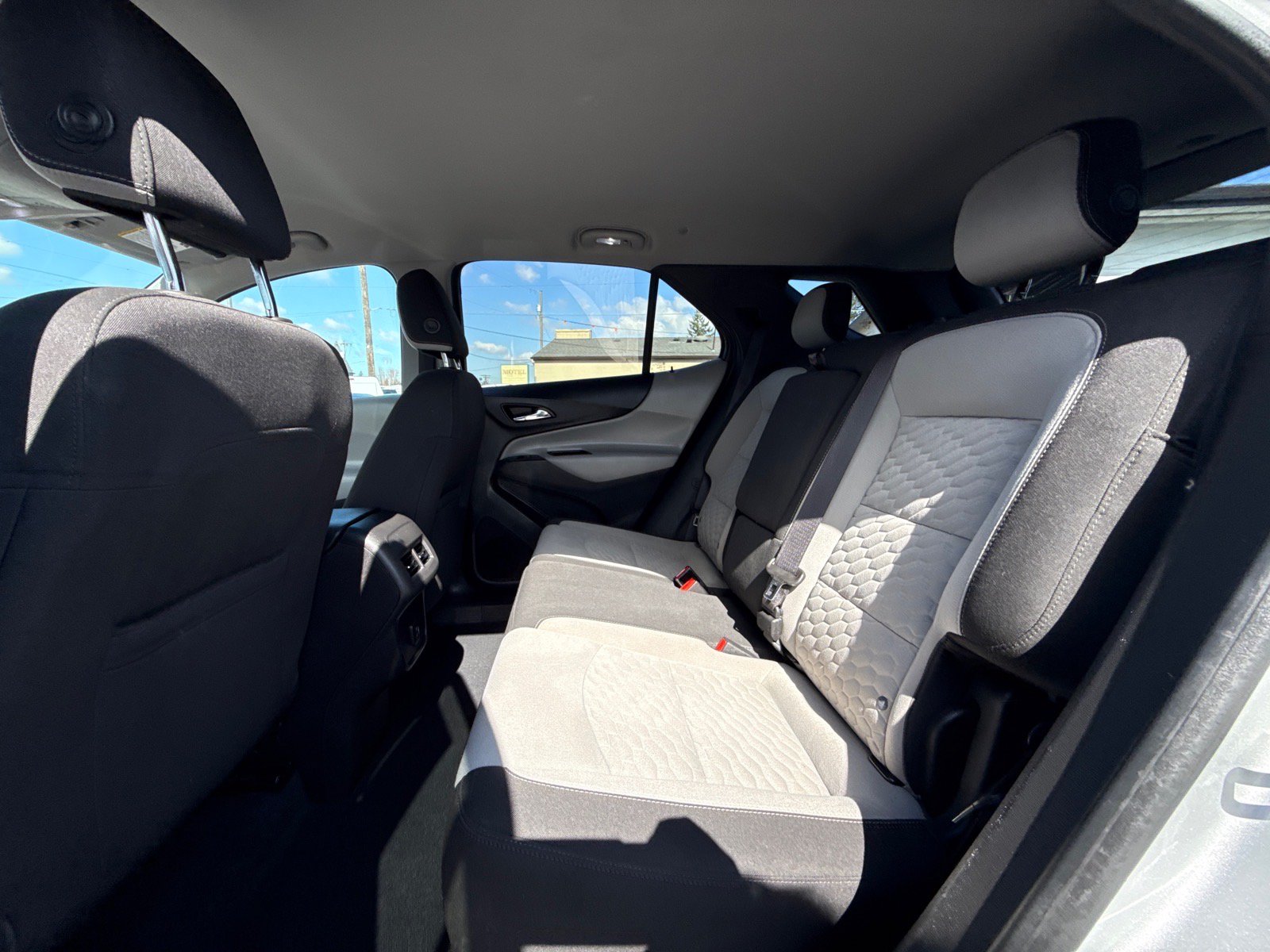 Used 2020 Chevrolet Equinox LS w/ LS Convenience Package FWD image 16