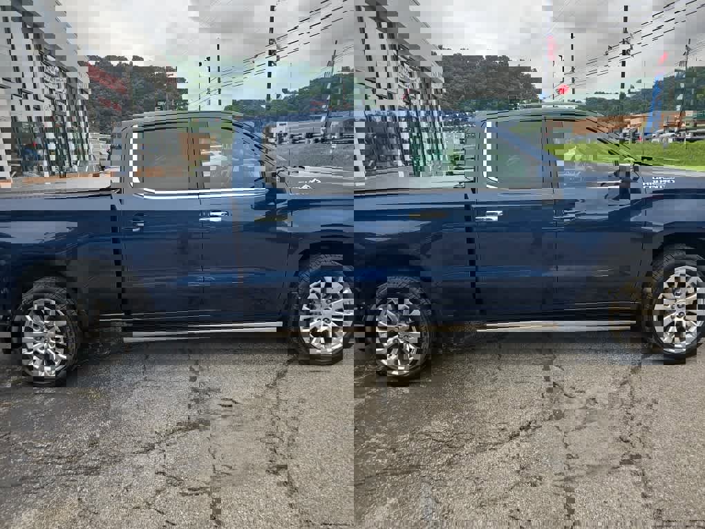 Used 2019 Chevrolet Silverado 1500 High Country w/ Technology Package image 5