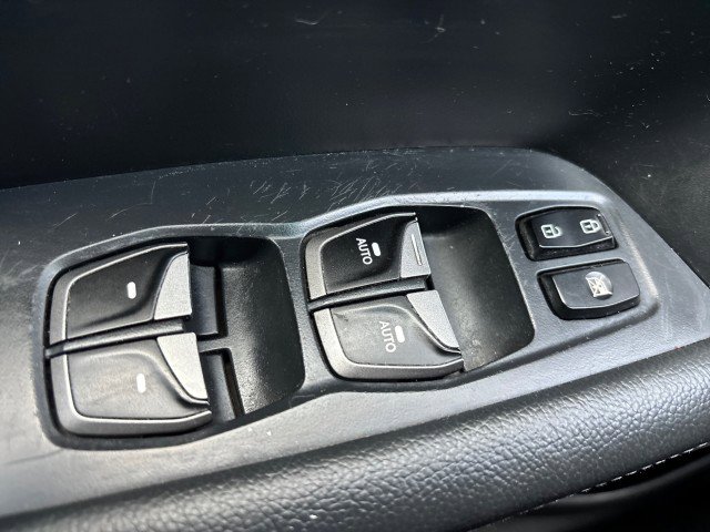 Used 2016 Hyundai Santa Fe Sport image 9