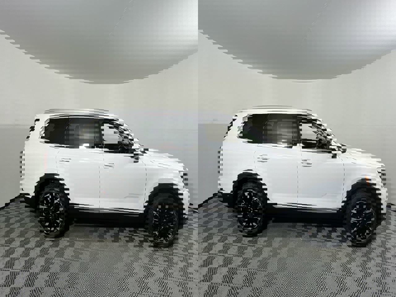 Certified 2024 Kia Telluride SX image 2