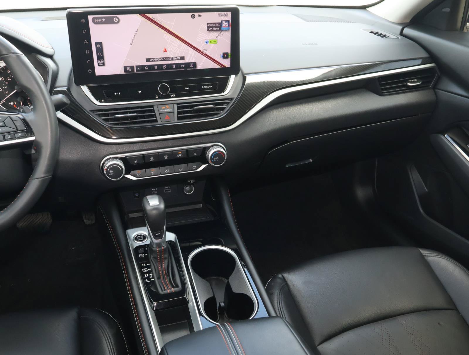 Used 2024 Nissan Altima 2.5 SR w/ SR Premium Package FWD image 11