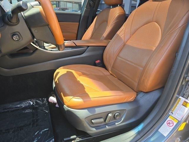 Used 2019 Toyota Avalon Limited w/ Advanced Safety Package FWD image 6
