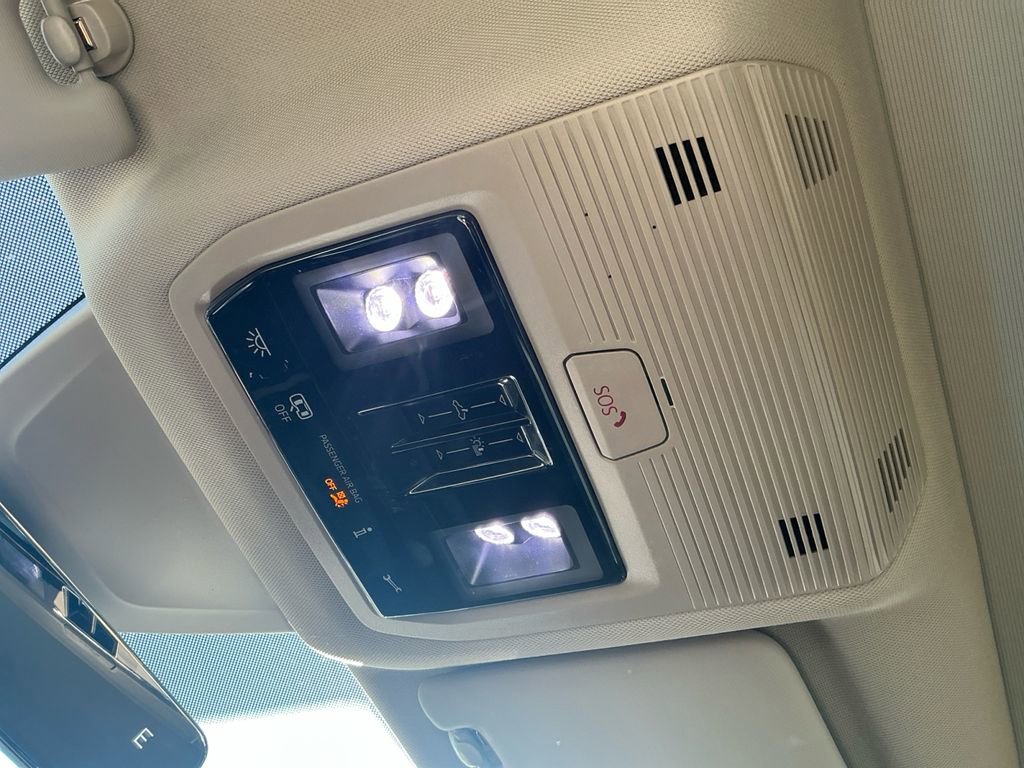 Used 2025 Volkswagen Atlas SEL image 25