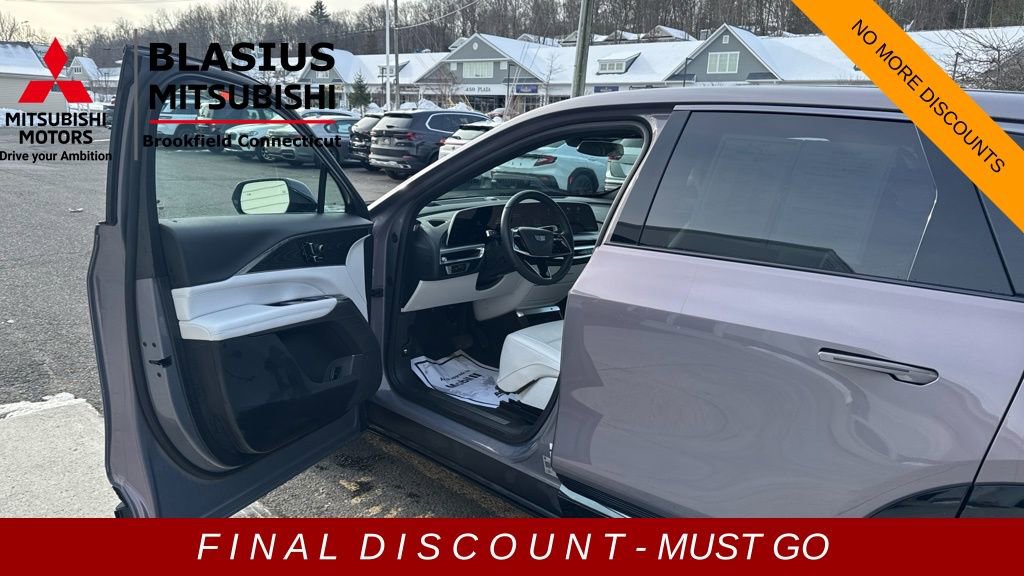 Used 2024 Cadillac Lyriq Sport image 8