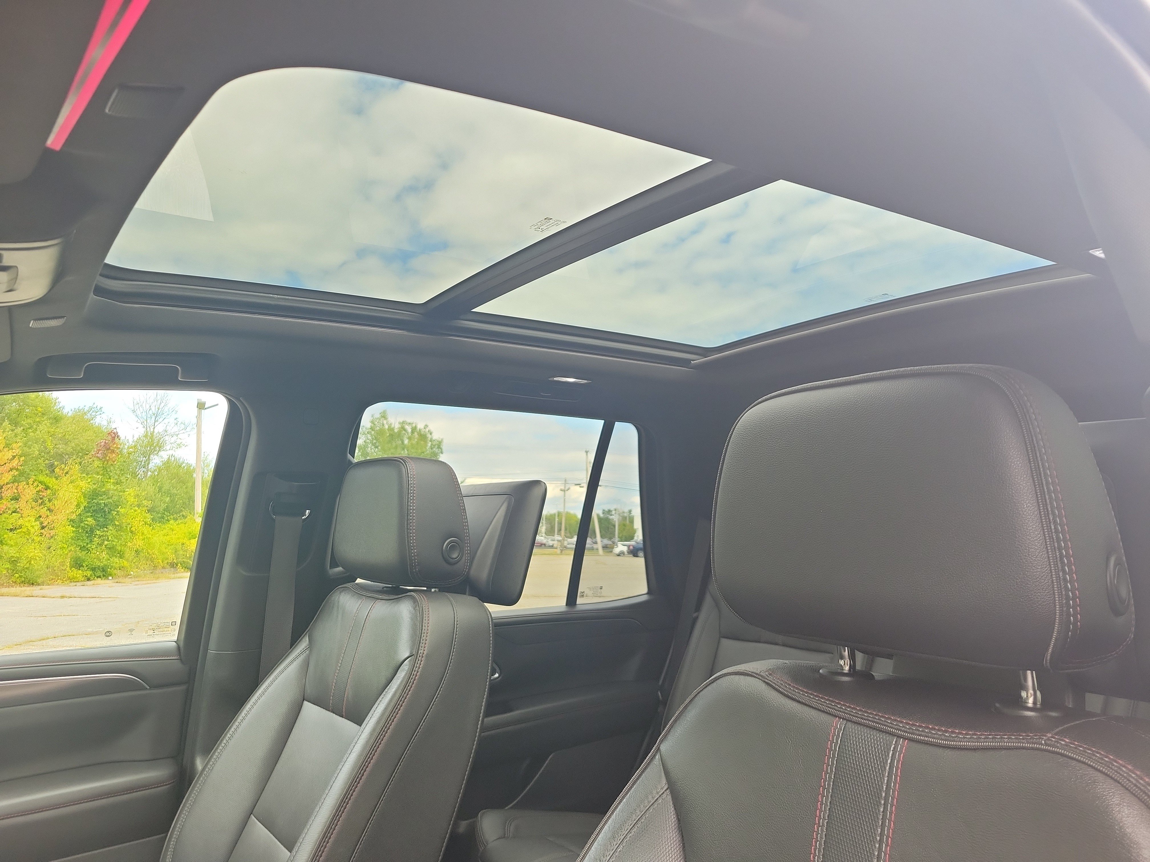 Used 2021 Chevrolet Tahoe RST w/ Luxury Package AWD/4WD image 29