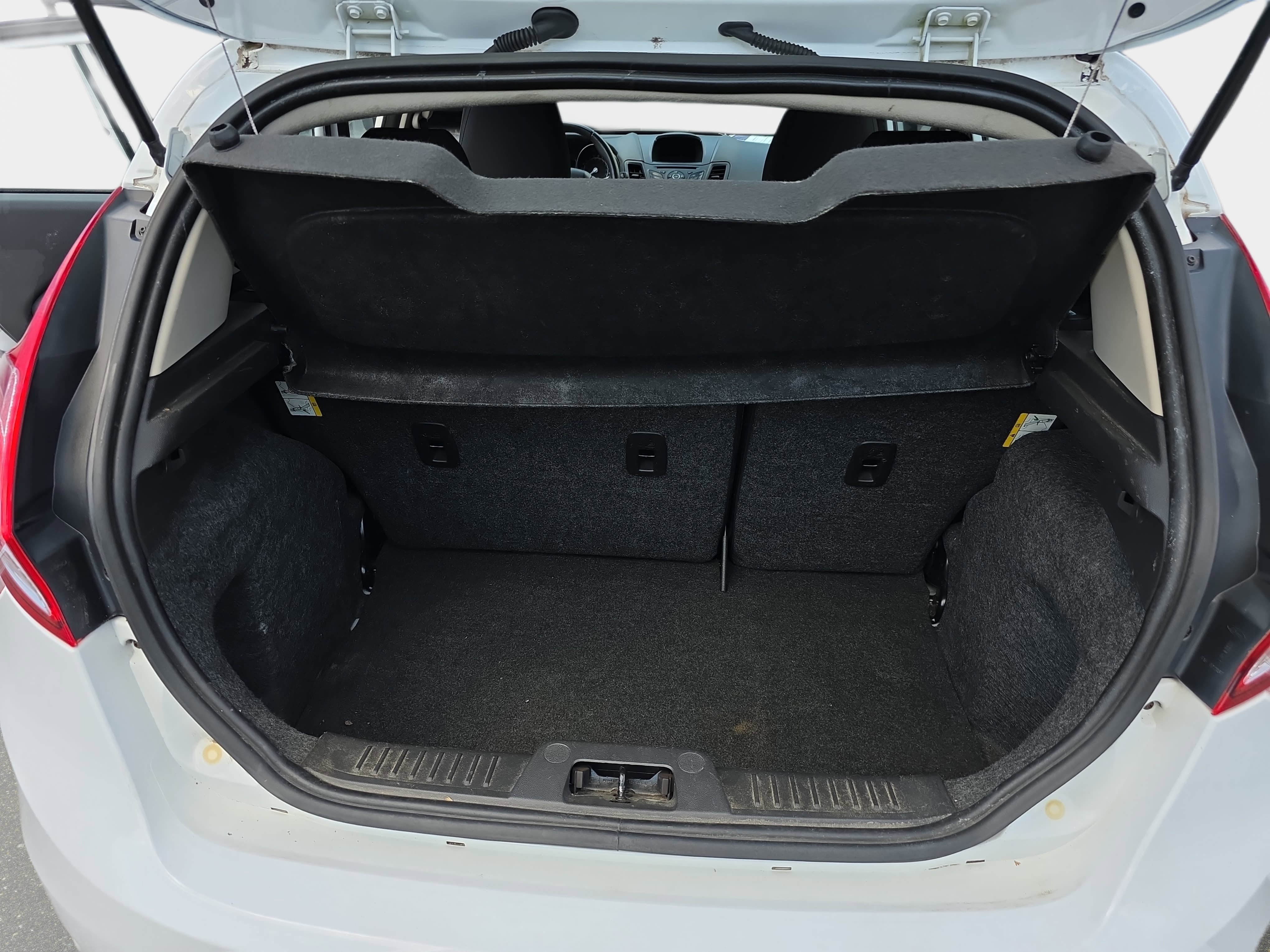 Used 2015 Ford Fiesta SE FWD image 12