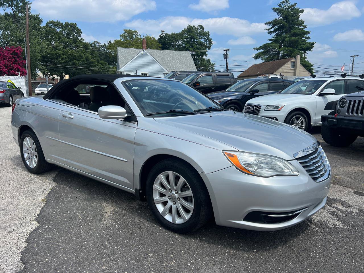 Used 2011 Chrysler 200 Touring image 3