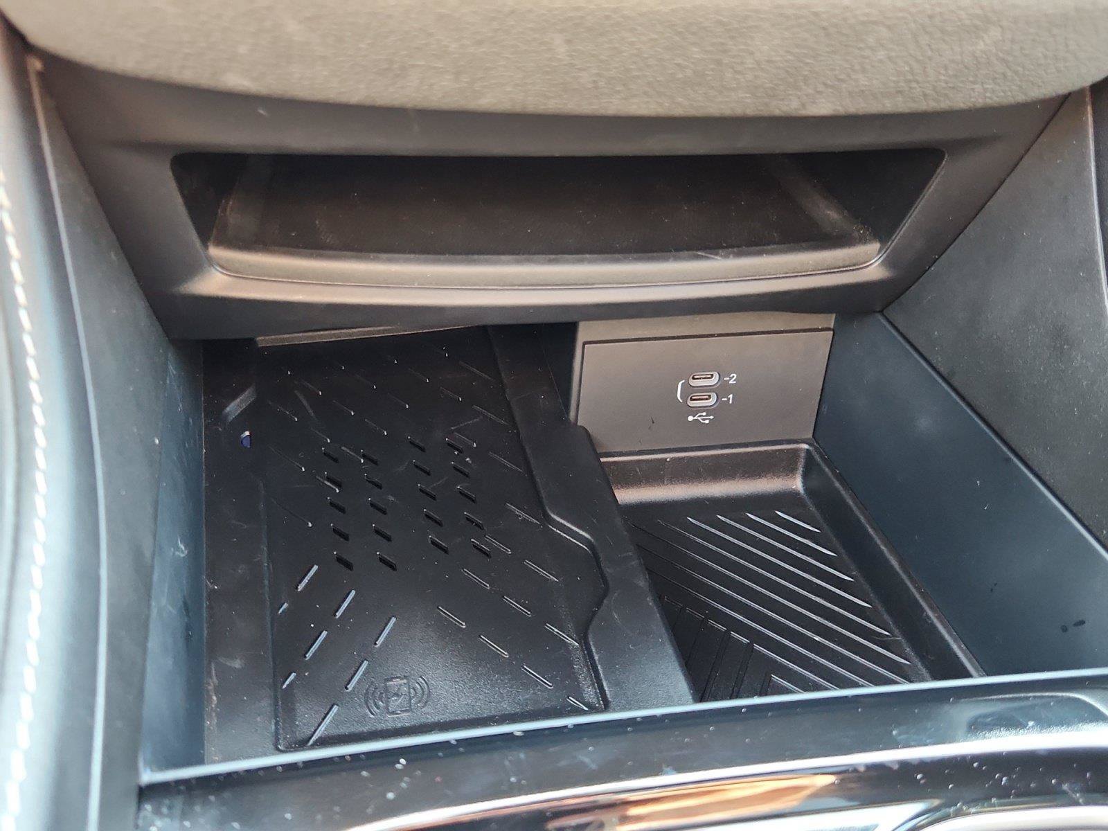 Used 2027 Chrysler Pacifica Limited FWD image 28