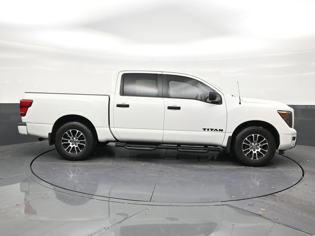 Used 2021 Nissan Titan SV w/ SV Convenience Package RWD image 6